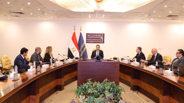 وزير الاتصالات 