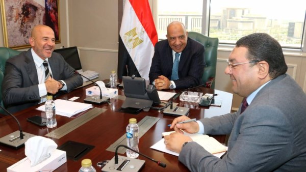 اللقاء