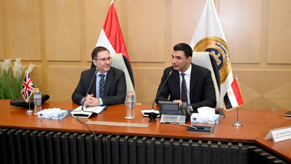 وزير الصناعة والوفد البريطانى