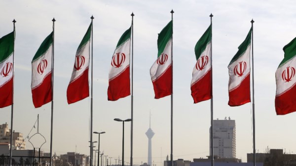إيران
