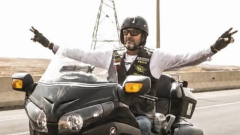 بعد حادث محمد مرزبان.. نجوم اختاروا الدراجات البخارية أسلوب حياة