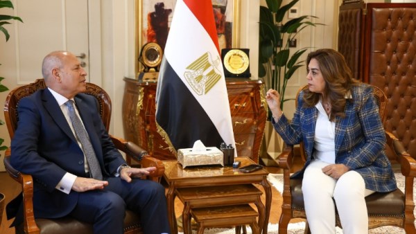 التقى اللقاء الدوري لوزيرة التنمية المحلية، الدكتورة منال عوض، بمحافظ القاهرة، إبراهيم صابر، بمقر الوزارة بالعاصمة الإدارية الجديدة