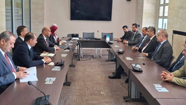 وزير العمل يبحث مع نظيره العماني بجنيف تعزيز ملفات التشغيل