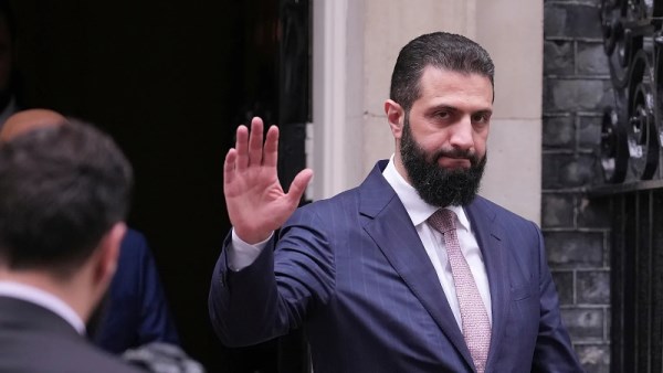 أحمد الشرع ينفي دخول قوات سورية إلى لبنان