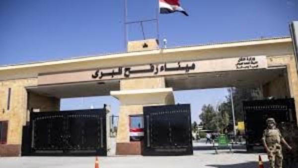معبر رفح يستقبل دفعة جديدة من الأشقاء الفلسطينيين إلى غزة
