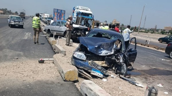 تصادم سيارتين بشارع البحر الأعظم 