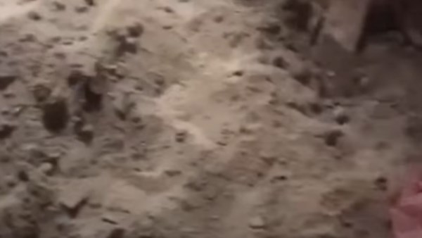 طليقي دمر الشقة وكسر البلاط