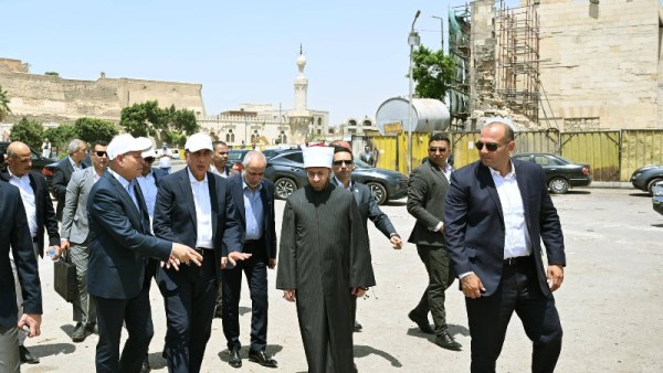 مدبولي يتفقد أعمال الترميم 