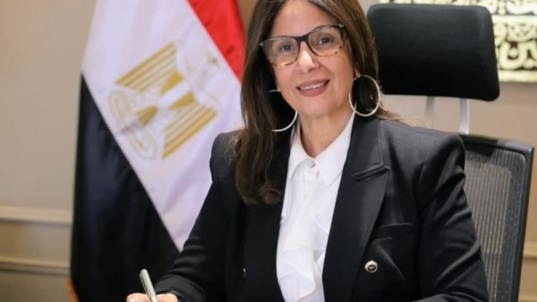 وزيرة الثقافة 