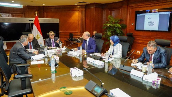 اجتماع لجنة الاستثمار 