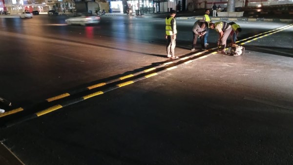  أعمال إنشاء مطبات صناعية بشارع جامعة الدول العربية
