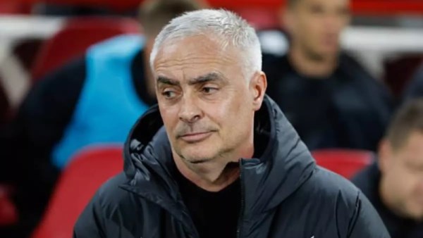 دارين بازيلي، المدير الفني لمنتخب نيوزيلندا