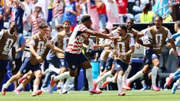  أمريكا أول المتأهلين