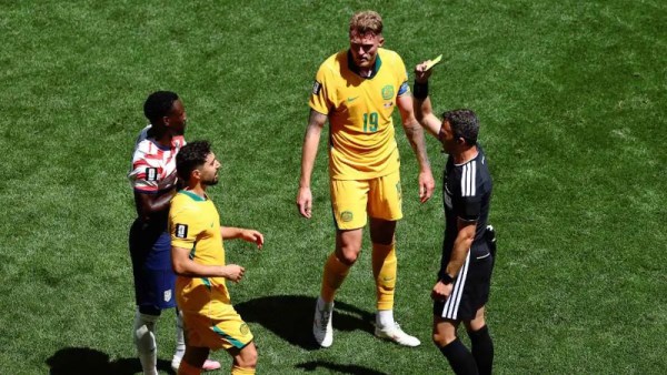 أزمة تضرب منتخب أستراليا قبل مواجهة مصر