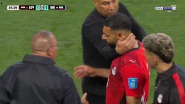  إصابة محمد صلاح في مباراة إيران 