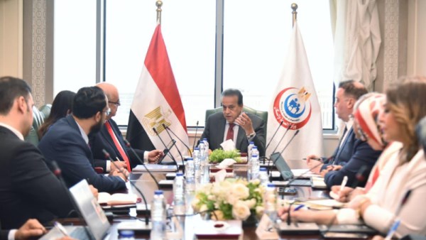 وزير الصحة مع مجموعة ميكو ميد