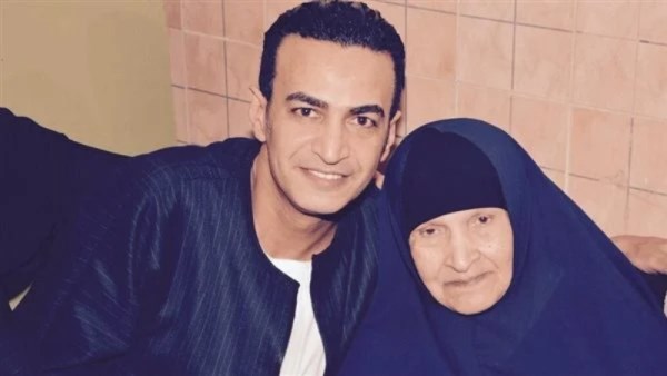 والدة سمسم شهاب 