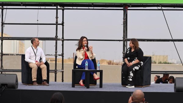 وزيرة الثقافة 