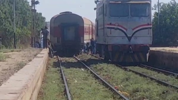 انحراف عربة قطار من القضبان بمحطة ميت عنتر بالغربية