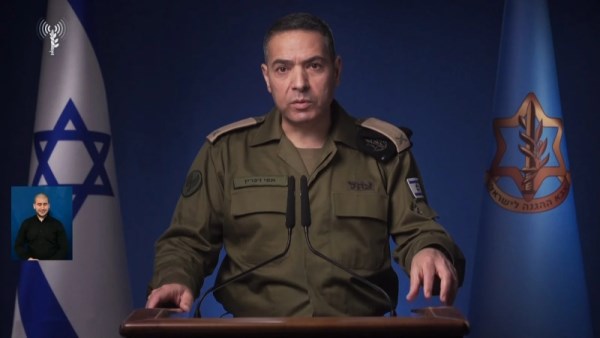 إيفي دافرين المتحدث بإسم جيش الاحتلال