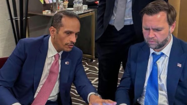 جيه ديه فانس ووزير الخارجية القطري