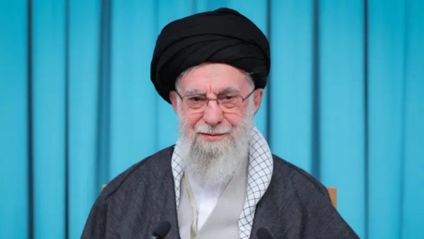 المرشد الأعلى الإيراني الراحل علي خامنئي 