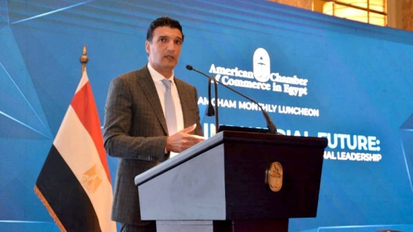  خالد هاشم وزير الصناعة 