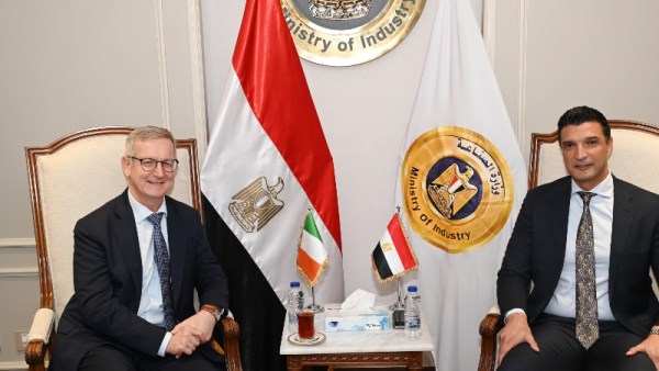 وزير الصناعة