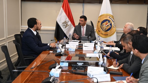 وزير الصناعة 