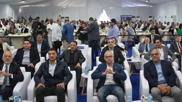 وزير ا الاستثمار والصناعة 