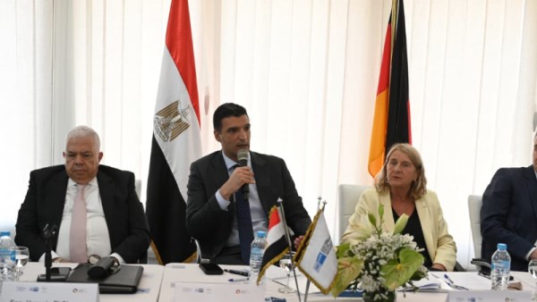 وزير الصناعة 