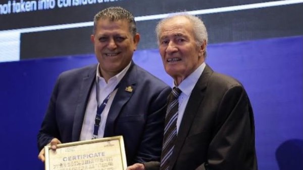حسن مصطفى وخالد فتحي