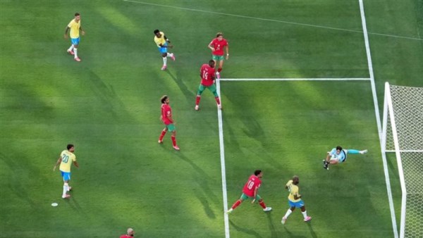 البرازيل ضد المغرب