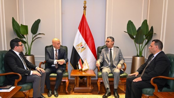 اللقاء