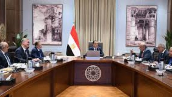 رئيس الوزراء يتابع جهود توفير مخزون من احتياطيات