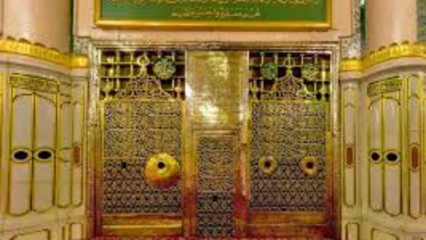 متى توفي الرسول محمد وكم كان عمره وهل شعر بالموت؟