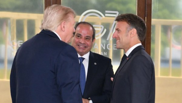  الرئيس السيسي وترامب وماكرون 