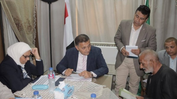 مناقشة شكاوى وطلبات المواطنين من مدن الخانكة 