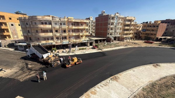  أعمال إنشاء ورصف الطريق الحيوي 