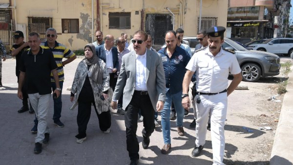تراكمات للمخلفات أو القمامة بشوارع المحافظة