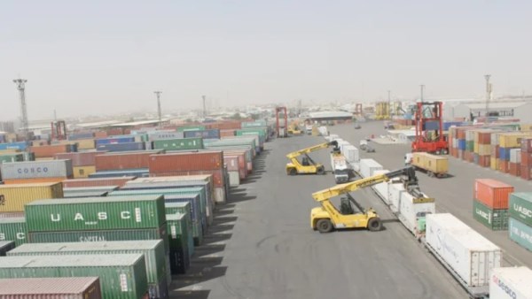 الموانئ الجافة 