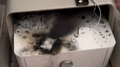 انفجار باور بانك أثناء توصيله بالشحن ليلا