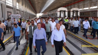 وزير النقل يجري جولة تفقدية بورشة السد العالي الجديدة