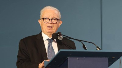  حسين عيسى نائب رئيس مجلس الوزراء