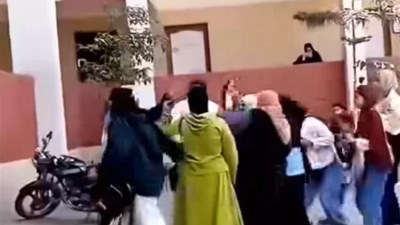 بعض أولياء الأمور الذين بينهم خلافات شخصية 