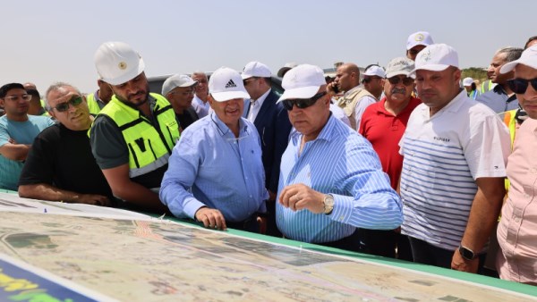 وزير النقل يتفقد مشروع القطار الكهربائي السريع 