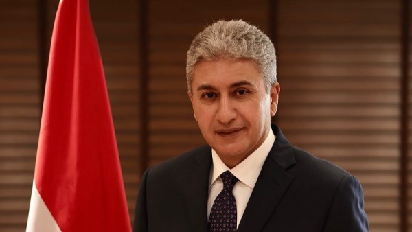 وزير السياحة والآثار