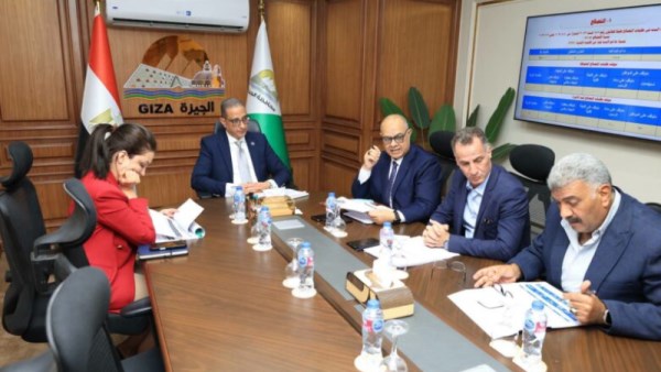 محافظ الجيزة يعقد اجتماع موسع