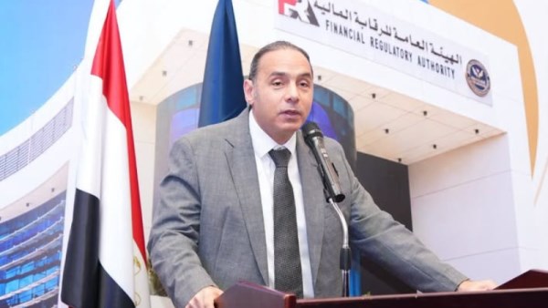 الدكتور إسلام عزام 