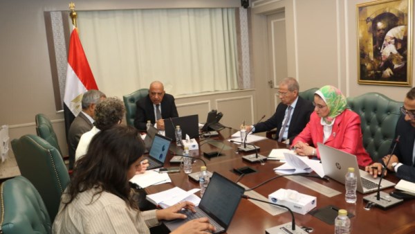 وزير الكهرباء يلتقي بوفد من البنك الدولي بمشاركة وزير التخطيط 